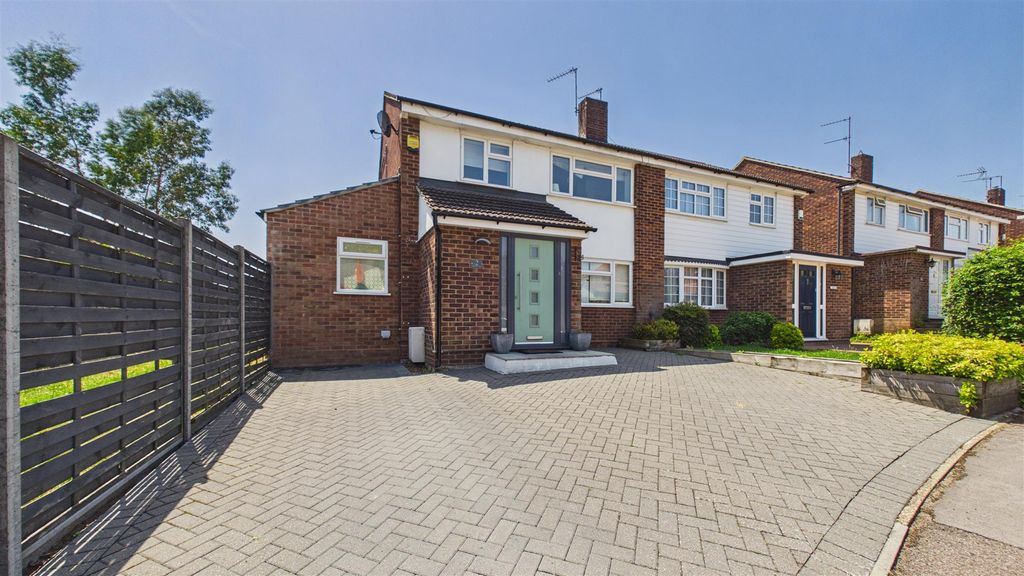 Property photo 1 of 29 Cam04248G0-Pr0155-Still026.Jpg
