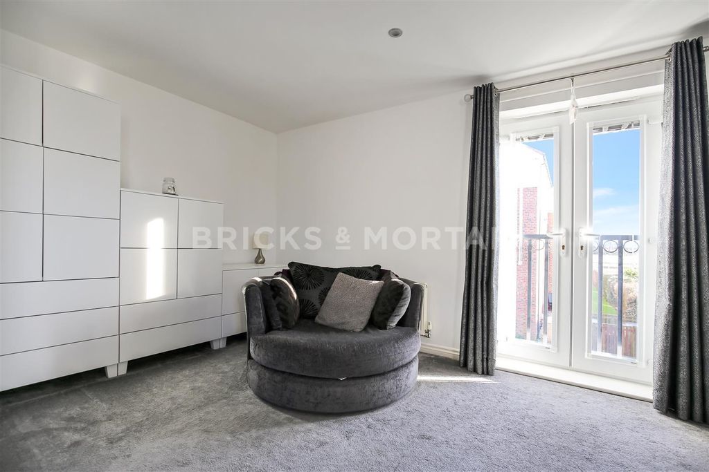 Property photo 3 of 14 0Qzwoazilkirphzayfy4Xg.Jpg