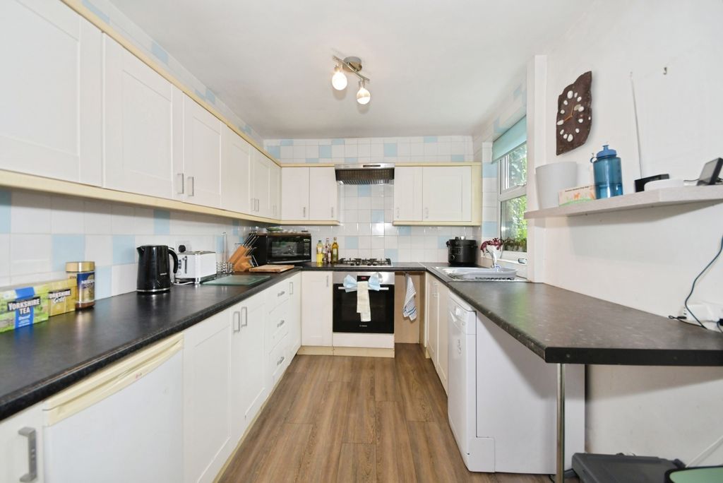 Property photo 3 of 17 Pbox-Img.Jpg