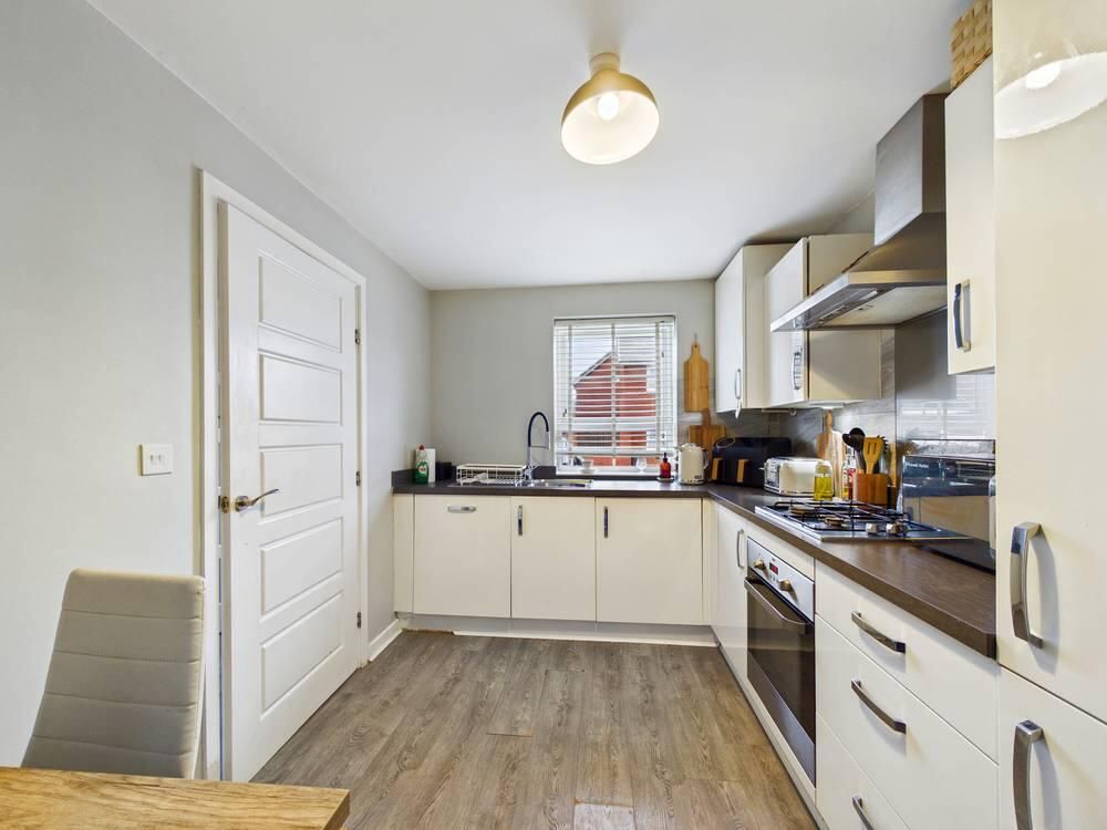 Property photo 2 of 14 Kitchen