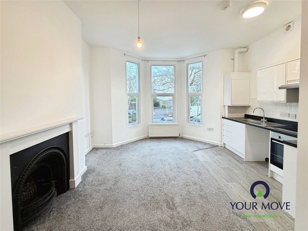 Property photo 2 of 5 Lounge