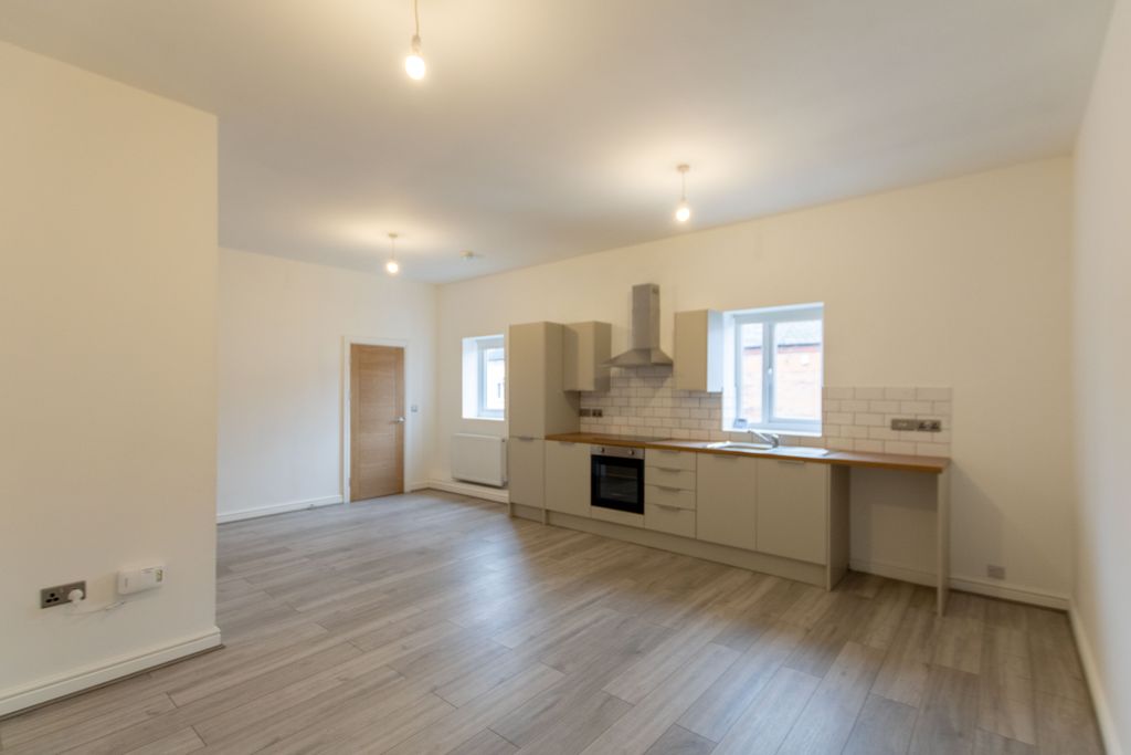 Property photo 3 of 6 Img_7956_1