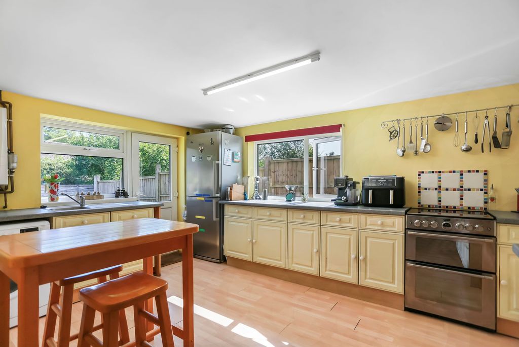 Property photo 3 of 25