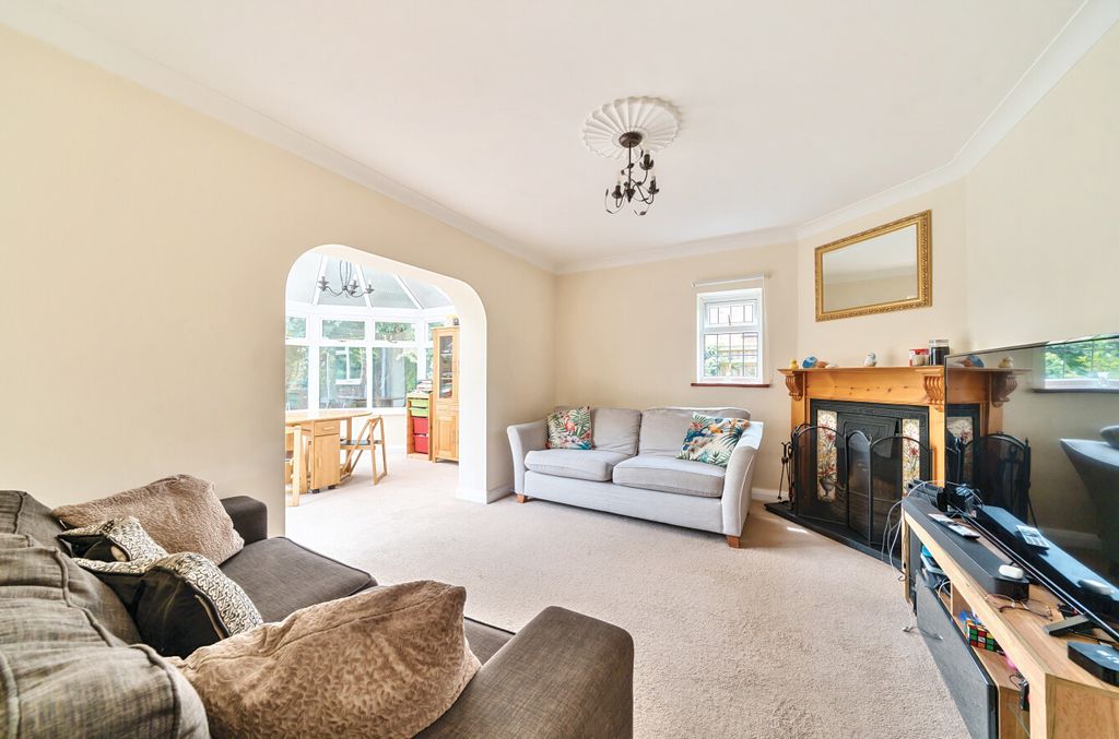 Property photo 3 of 22 1307257-19-6855Bd...