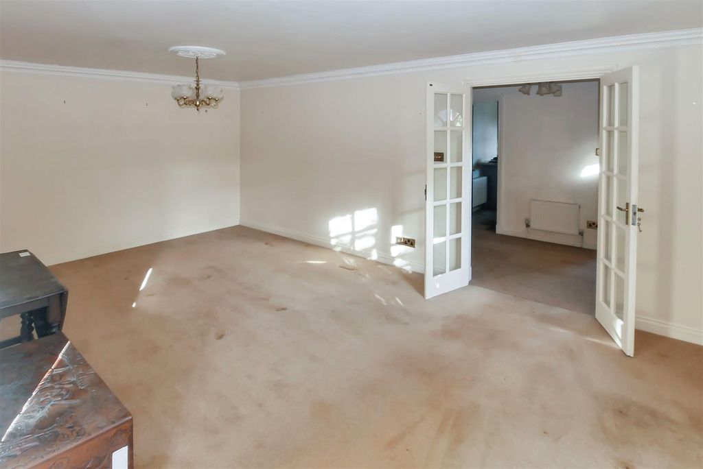 Property photo 3 of 23 P1090341.Jpg