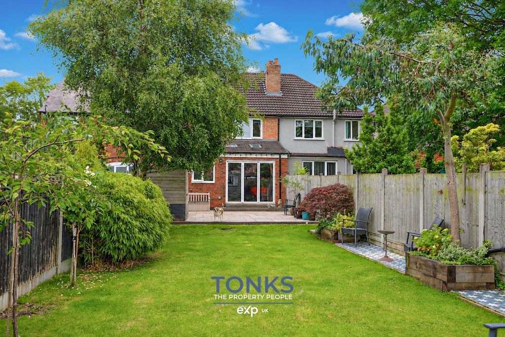 Property photo 2 of 17
