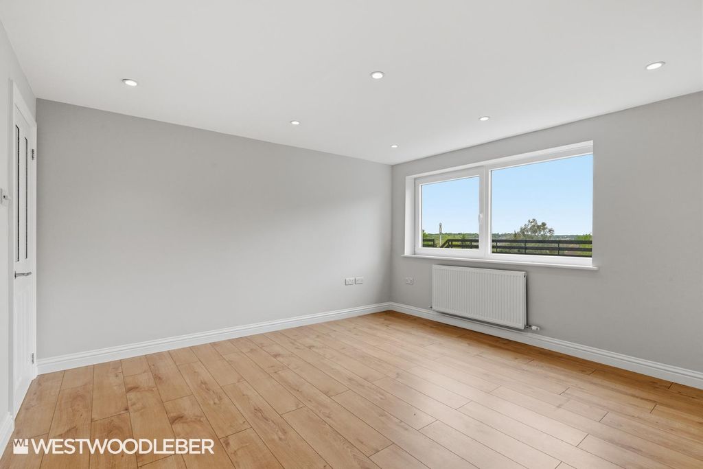 Property photo 3 of 14 Highmill_12.Jpg