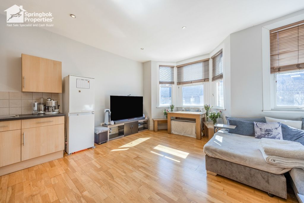 Property photo 3 of 21 Image 2