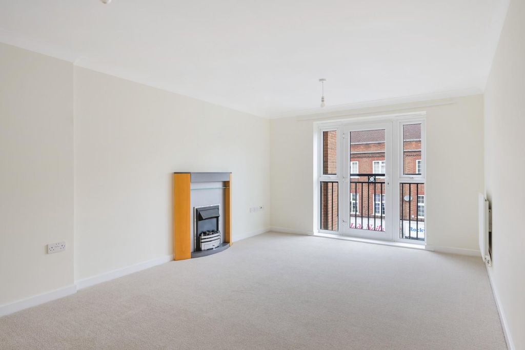 Property photo 2 of 10 Maple Gardens, 14  (10).Jpg