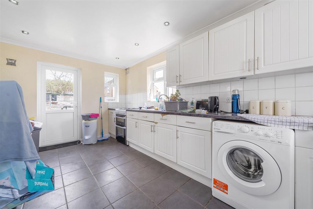 Property photo 2 of 9 Oak Grove Road-8.Jpg