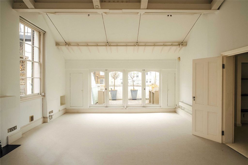 Property photo 1 of 12 Reception Room
