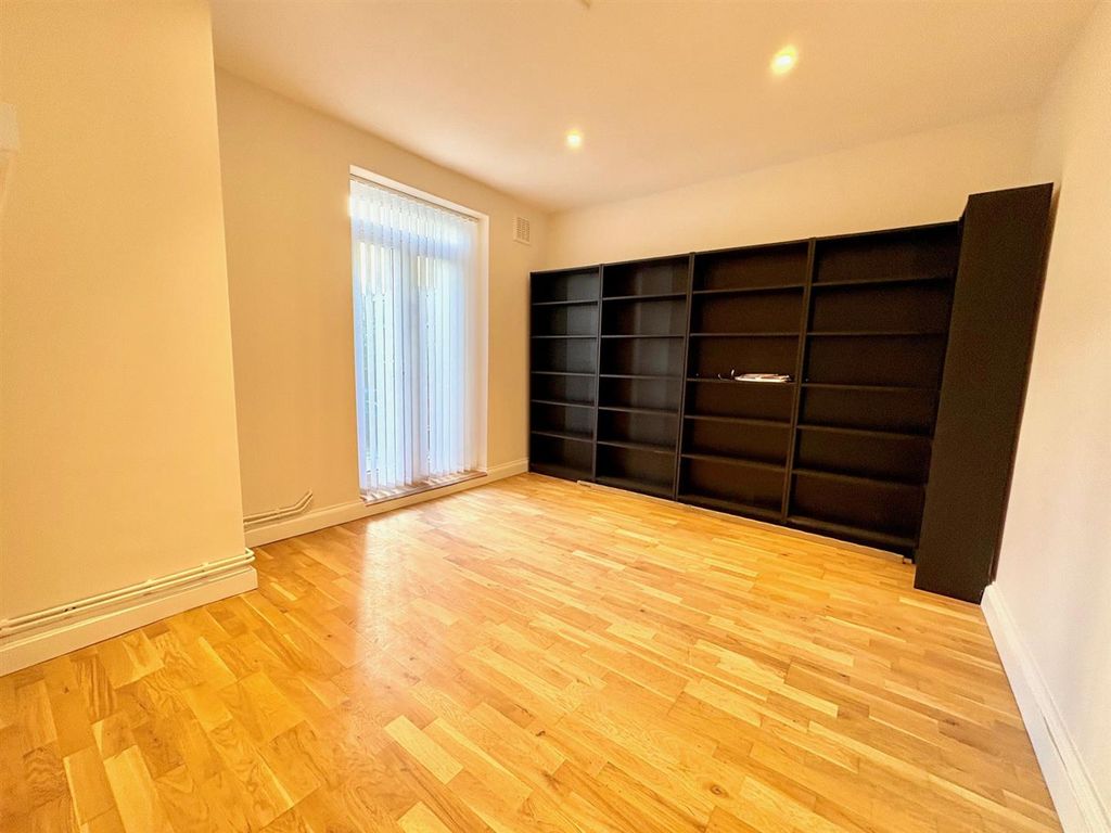 Property photo 2 of 6 4.Jpg