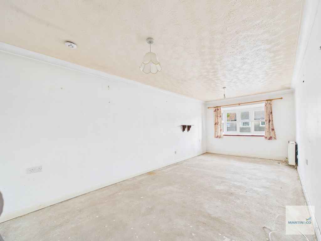 Property photo 2 of 13 Cam03394G0-Pr0383-Still001