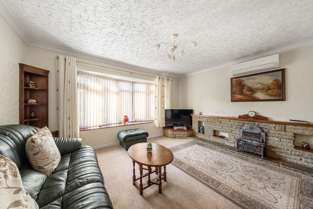 Property photo 2 of 25 5521664