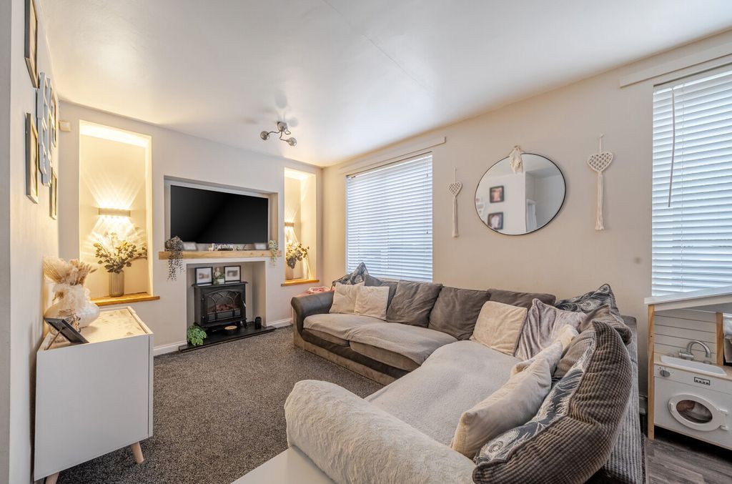 Property photo 2 of 21 1535031-16-6Acfb1...