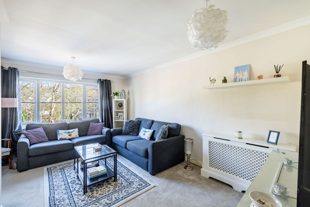 Property photo 2 of 8