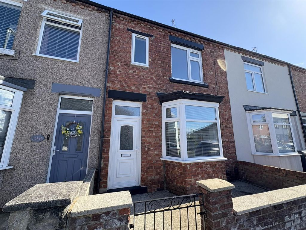 Property photo 1 of 13 Externally