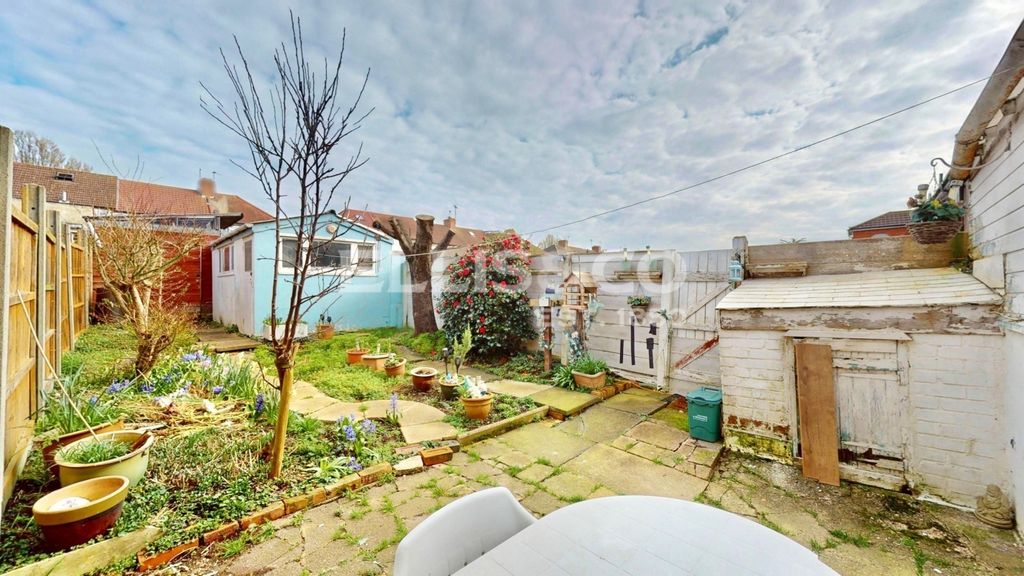 Property photo 2 of 21 Picture No. 08