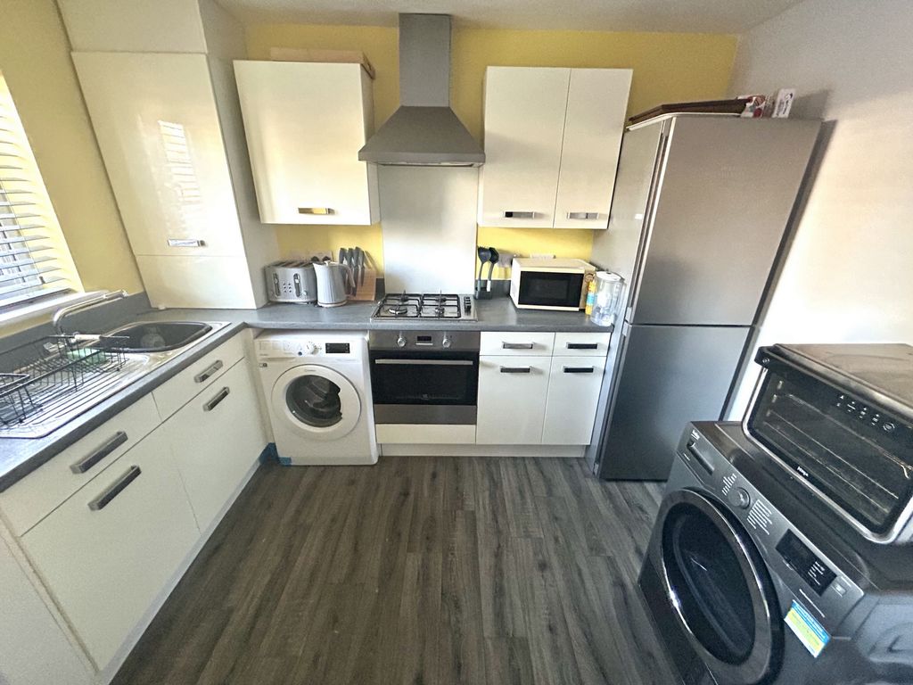 Property photo 3 of 7 Photo 4