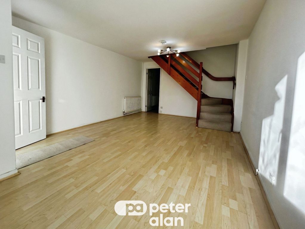 Property photo 2 of 19 Image