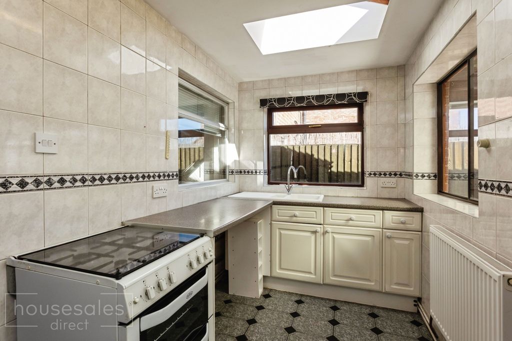 Property photo 2 of 12