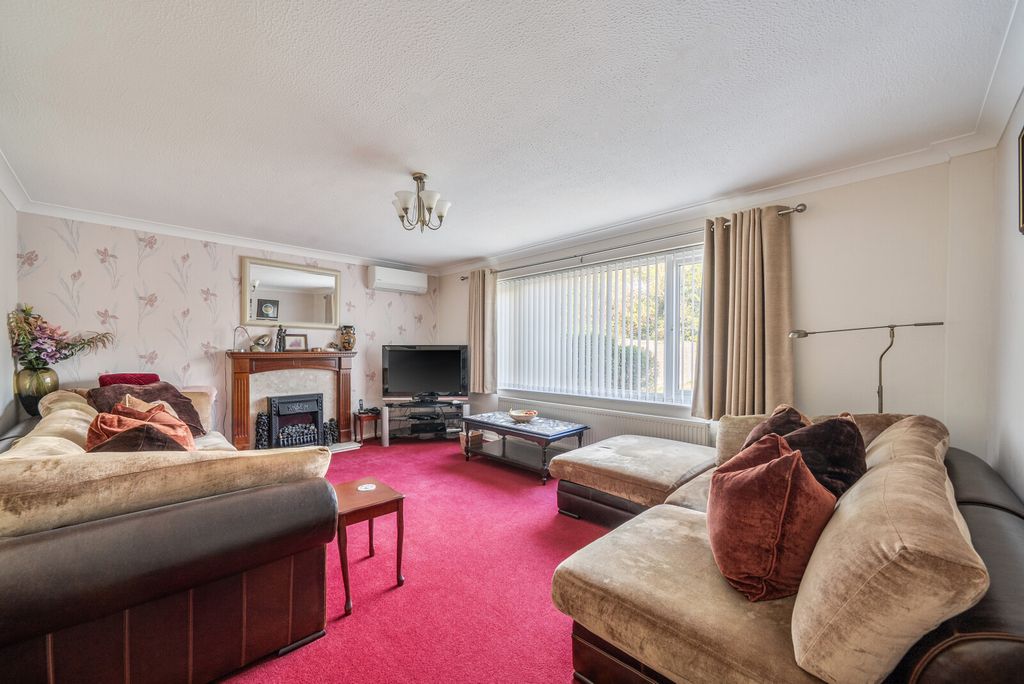 Property photo 2 of 21 1383400-20-691Ef8...