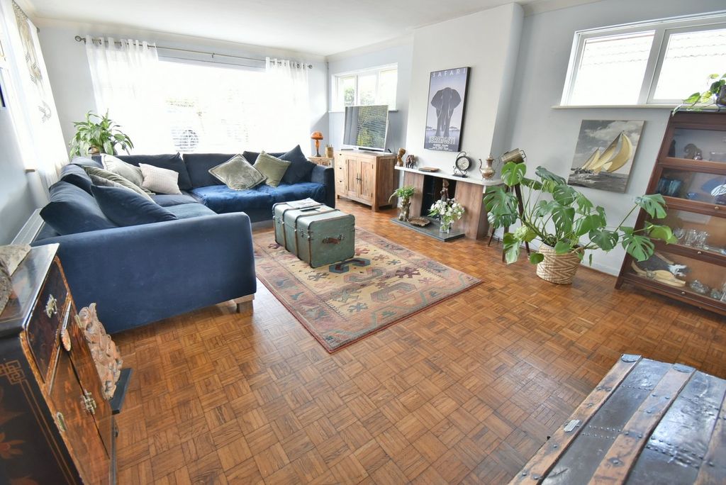 Property photo 3 of 33