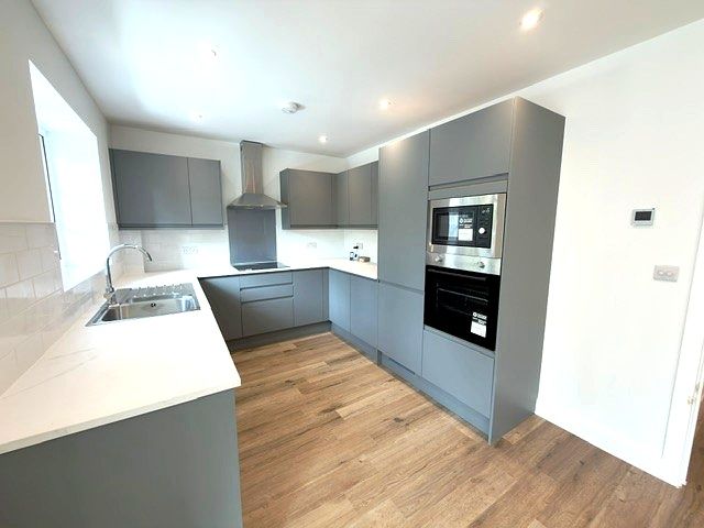 Property photo 2 of 9 Kitchen
