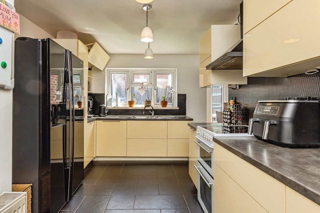 Property photo 1 of 16 Kitchen