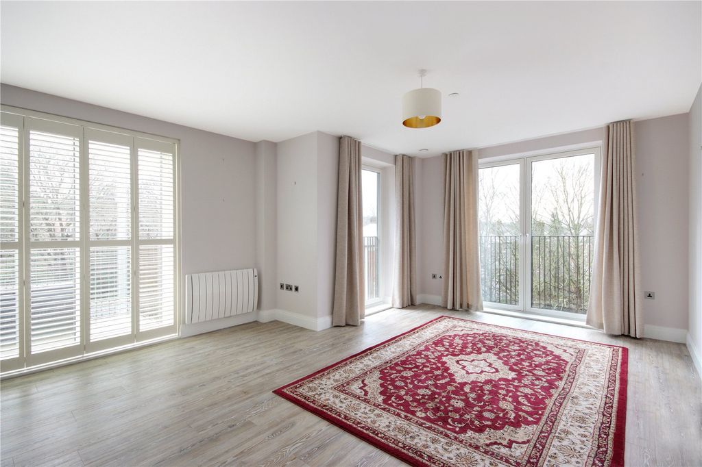 Property photo 3 of 17 Kitchen/Living Room