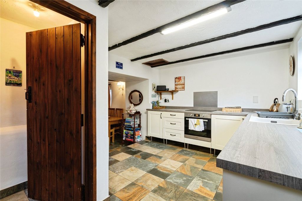 Property photo 2 of 19 Picture No. 31