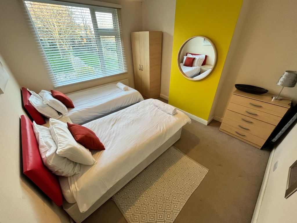 Property photo 1 of 6 4441850