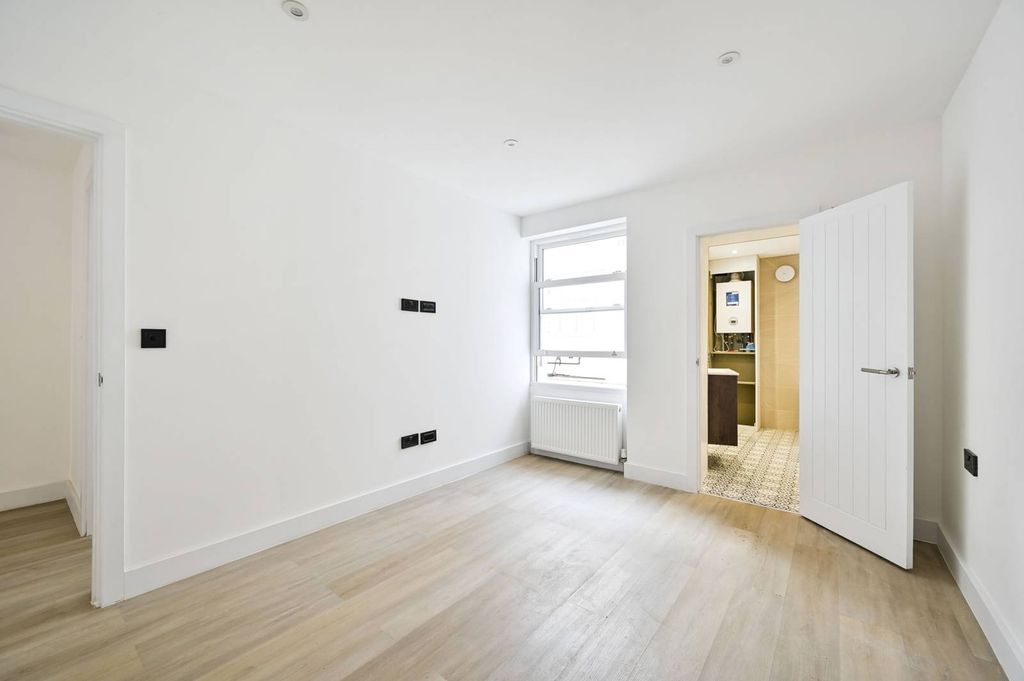 Property photo 3 of 9