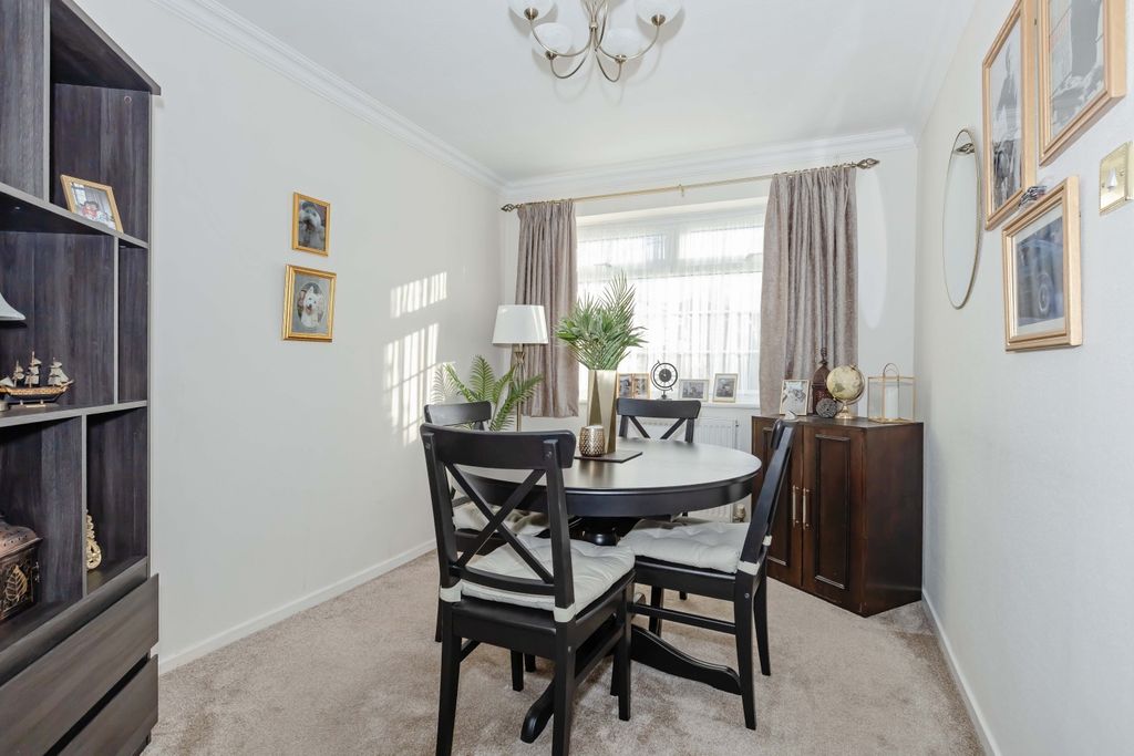 Property photo 3 of 18 Timberleys_10