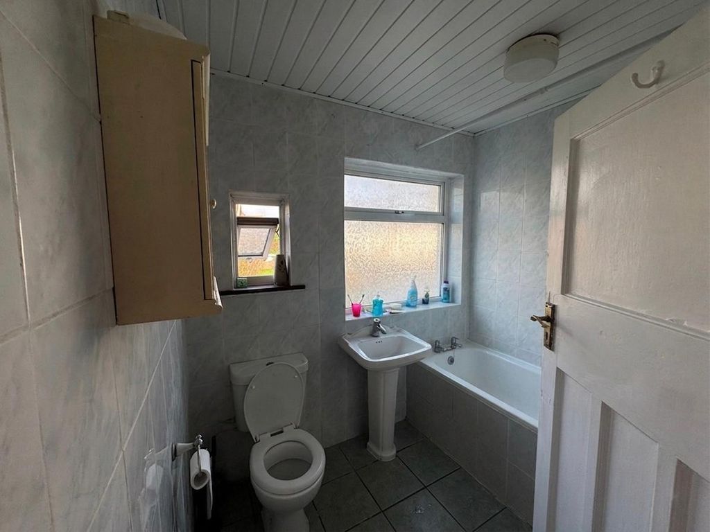 Property photo 2 of 8 Gallery