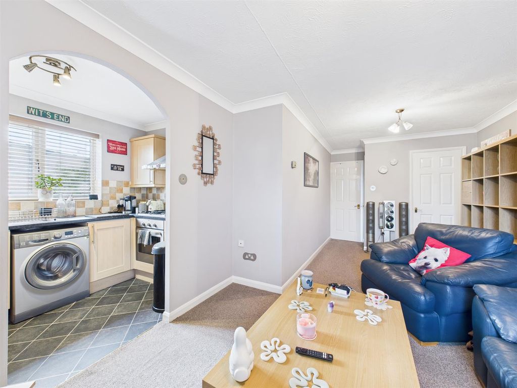 Property photo 2 of 10 Cam02435G0-Pr0076-Still020.Jpg