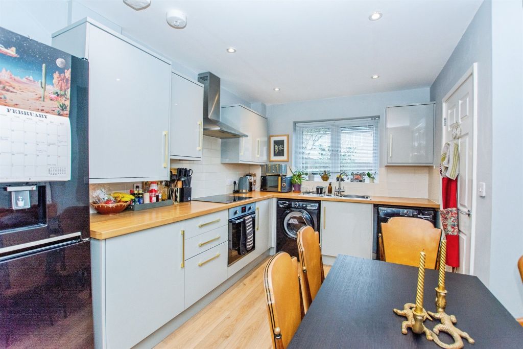 Property photo 2 of 20