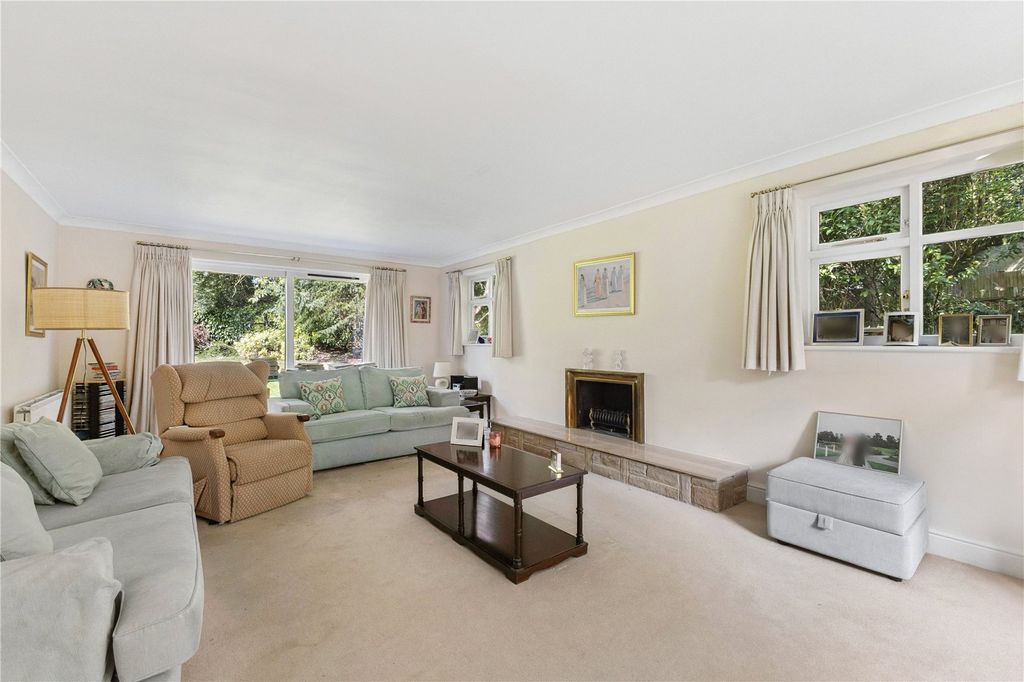 Property photo 2 of 12 Sitting Room