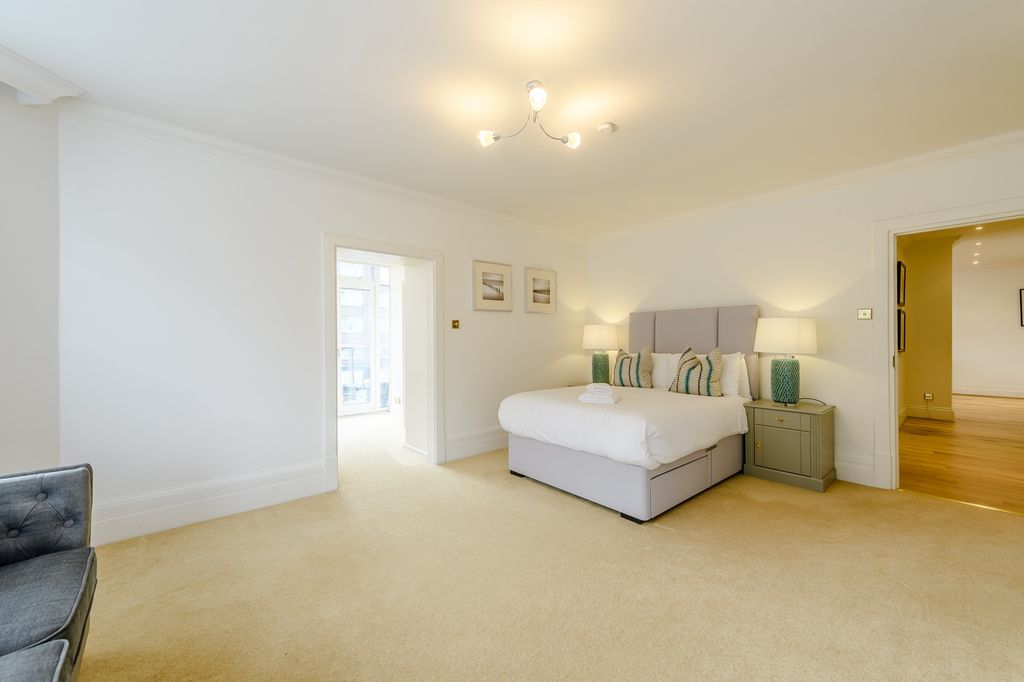 Property photo 2 of 23 Spacious And Beautifully Designed Master Bedroom F...