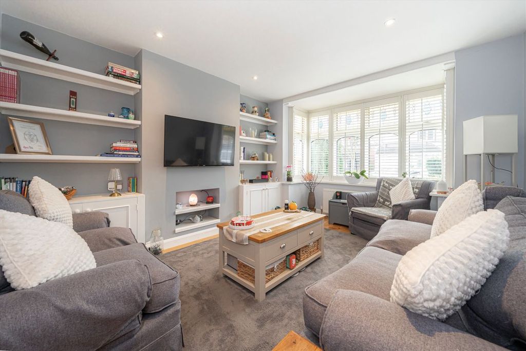 Property photo 2 of 8