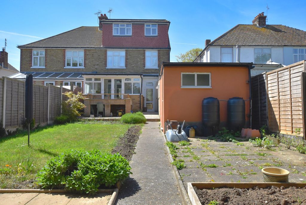 Property photo 2 of 44