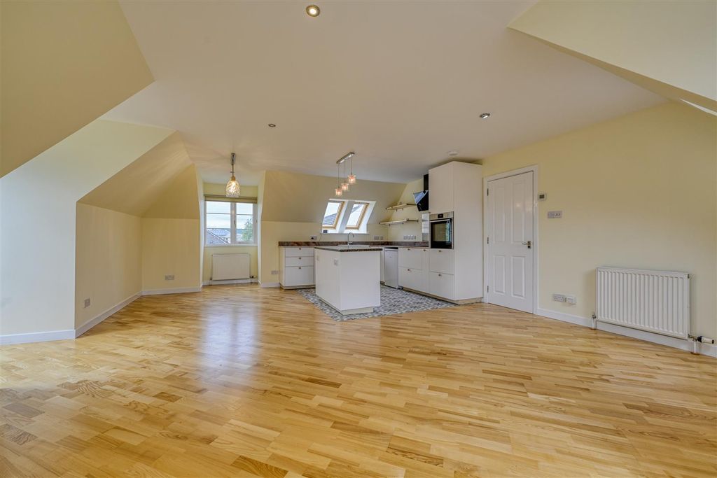 Property photo 3 of 15 Lounge/Kitchen/Diner