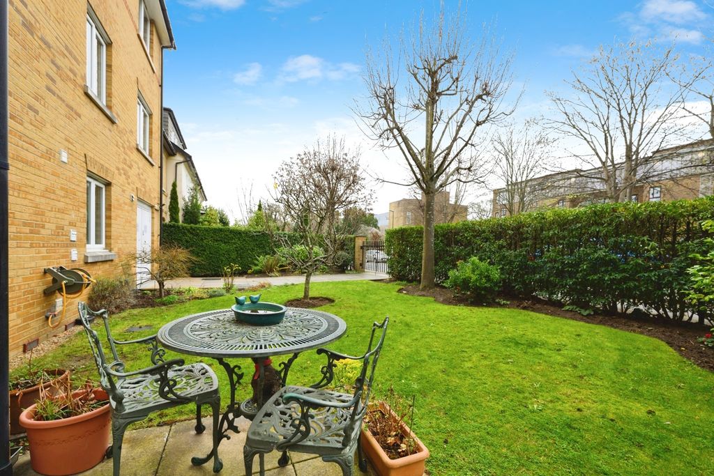 Property photo 2 of 11 Pbox-Img.Jpg