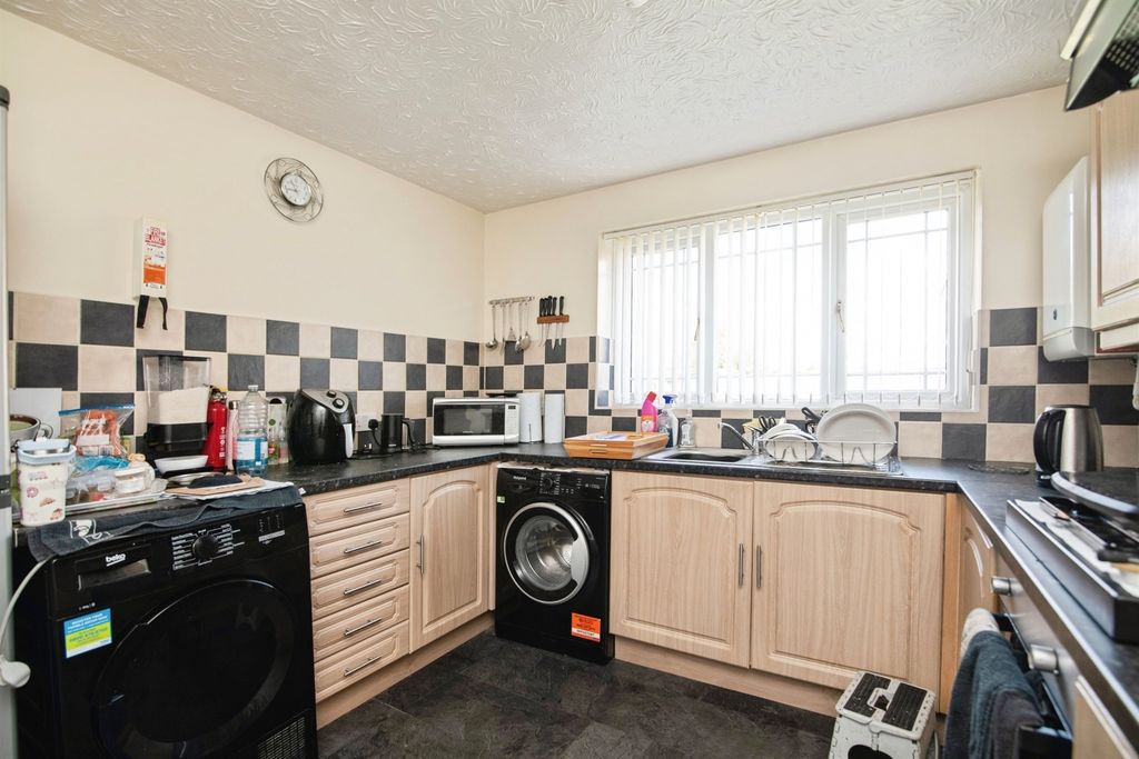 Property photo 3 of 14