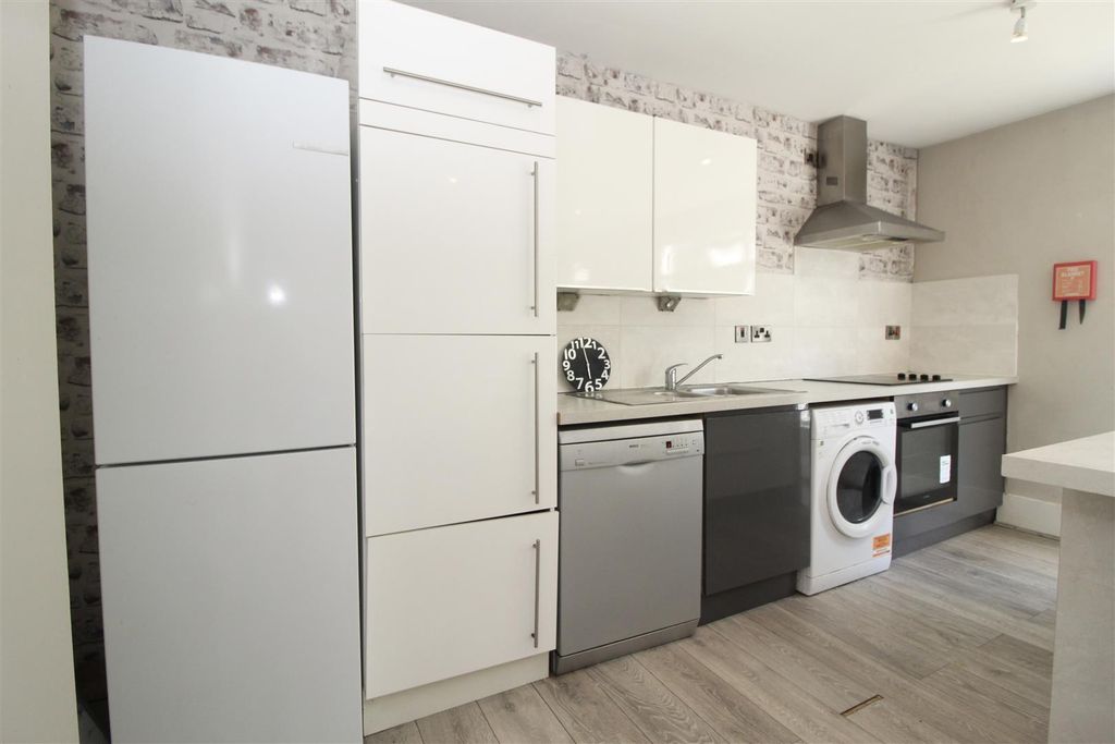 Property photo 3 of 12 E743B4F9-34CD-441C-A1Dd-72A136468A43_1_201_A.Jpeg