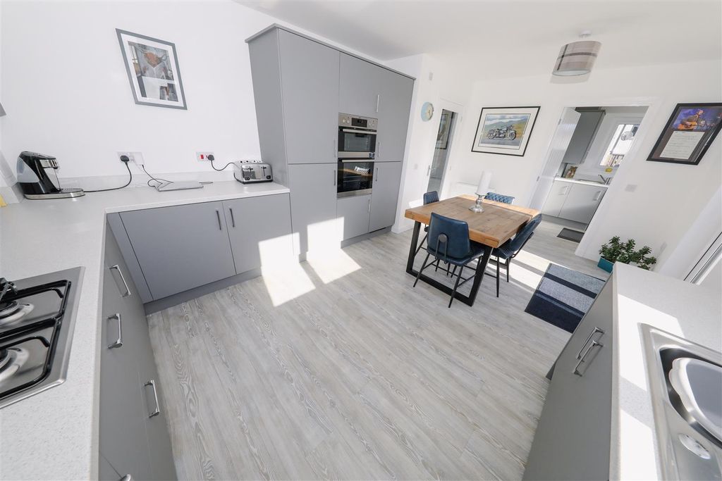 Property photo 3 of 23 C