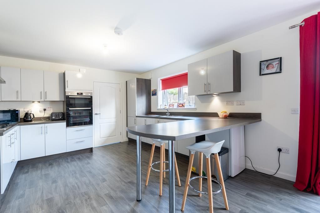 Property photo 3 of 20 Lev1491Pem Kitchen.Jpg