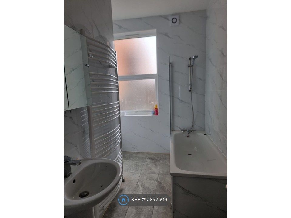 Property photo 1 of 5 Bathroom