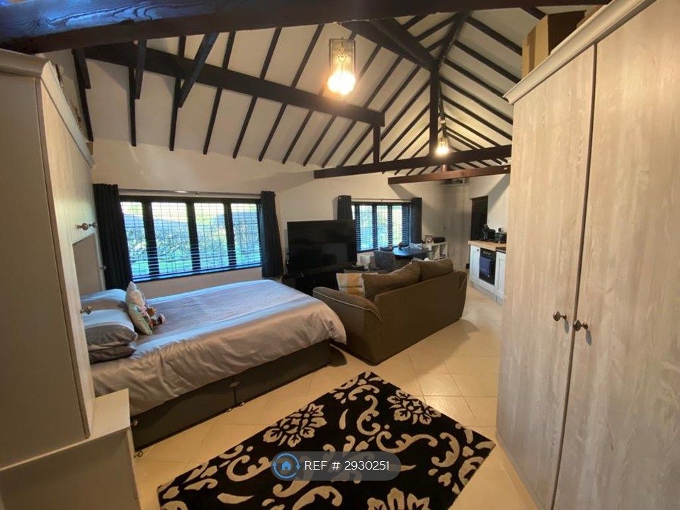 Property photo 3 of 12 Studio Cottage View1