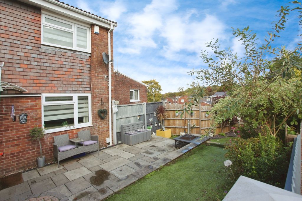 Property photo 2 of 27